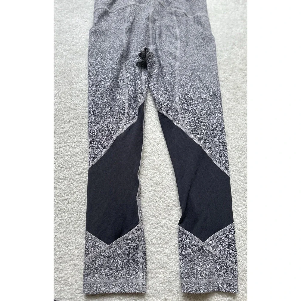 Lululemon Bundle Size 4 Lot Of 3 NWT EBB CROPPED TANK PINK, Navy Tank, Leggings